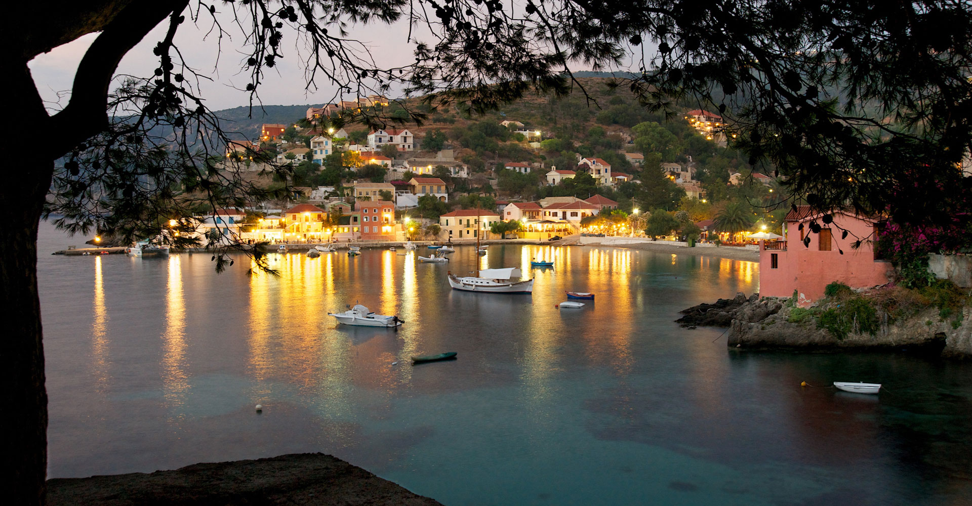 Assos