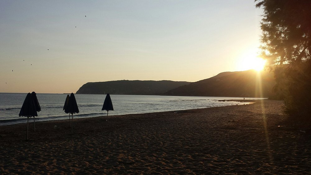 Kaminia Beach Kefalonia | Sandy Beach Near Skala